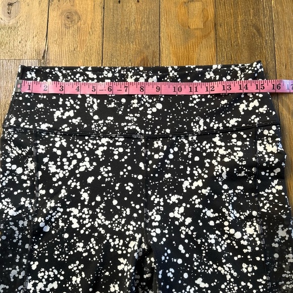 FABLETICS Black And White Speckled On-The-Go PowerHold® High-Waisted
Legging - Picture 10 of 14